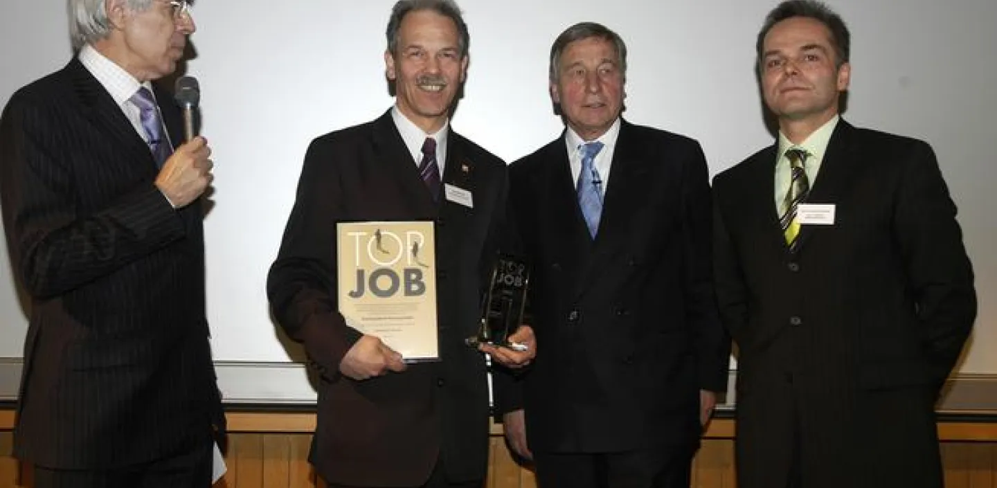 TOP JOB
