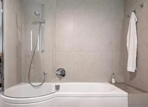 Badgestaltung Badezimmer Weiss